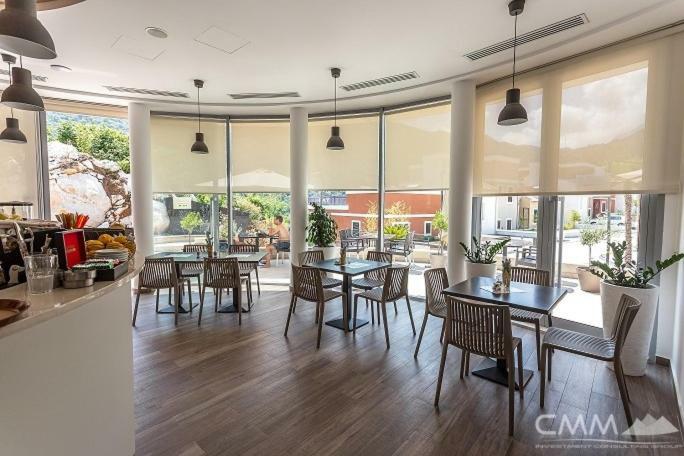 Luxury 1 Bedroom Apartment With Cozy Garden D2-2 In Morinj コトル エクステリア 写真