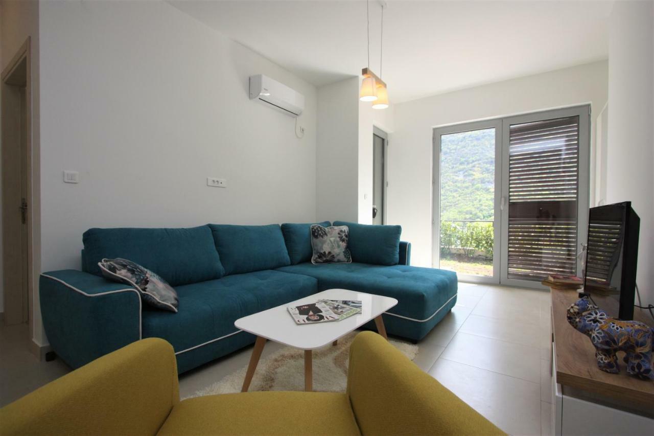 Luxury 1 Bedroom Apartment With Cozy Garden D2-2 In Morinj コトル エクステリア 写真