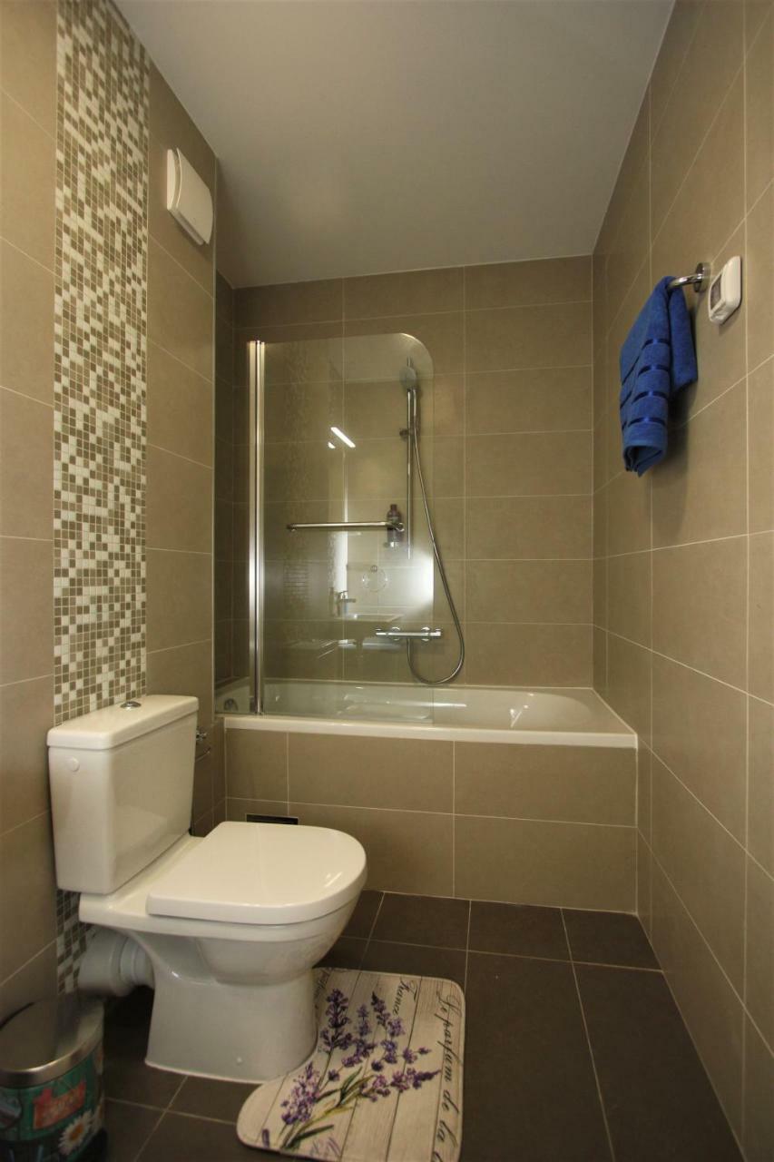 Luxury 1 Bedroom Apartment With Cozy Garden D2-2 In Morinj コトル エクステリア 写真